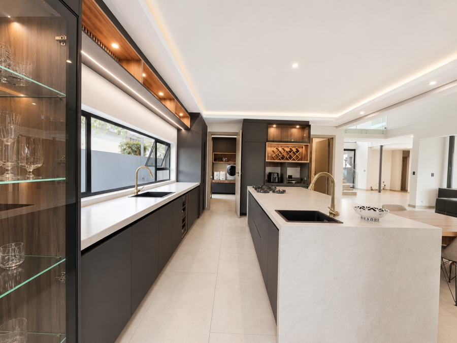 5 Bedroom Property for Sale in The Islands Estates North West